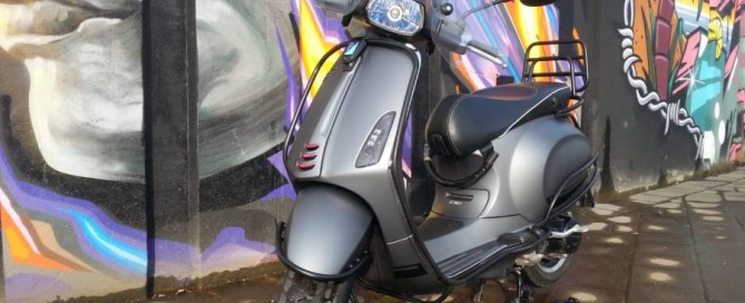 Vespa sport grijs beugels